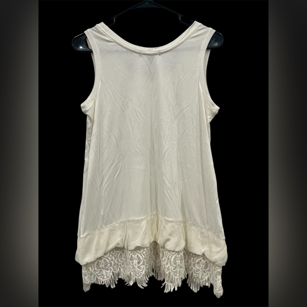 Daisy Fuentes Lace Trim Tank Top. - Picture 10 of 10